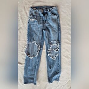 American Eagle Light Blue Distressed Ripped Strigid Jeans Size 0 Short